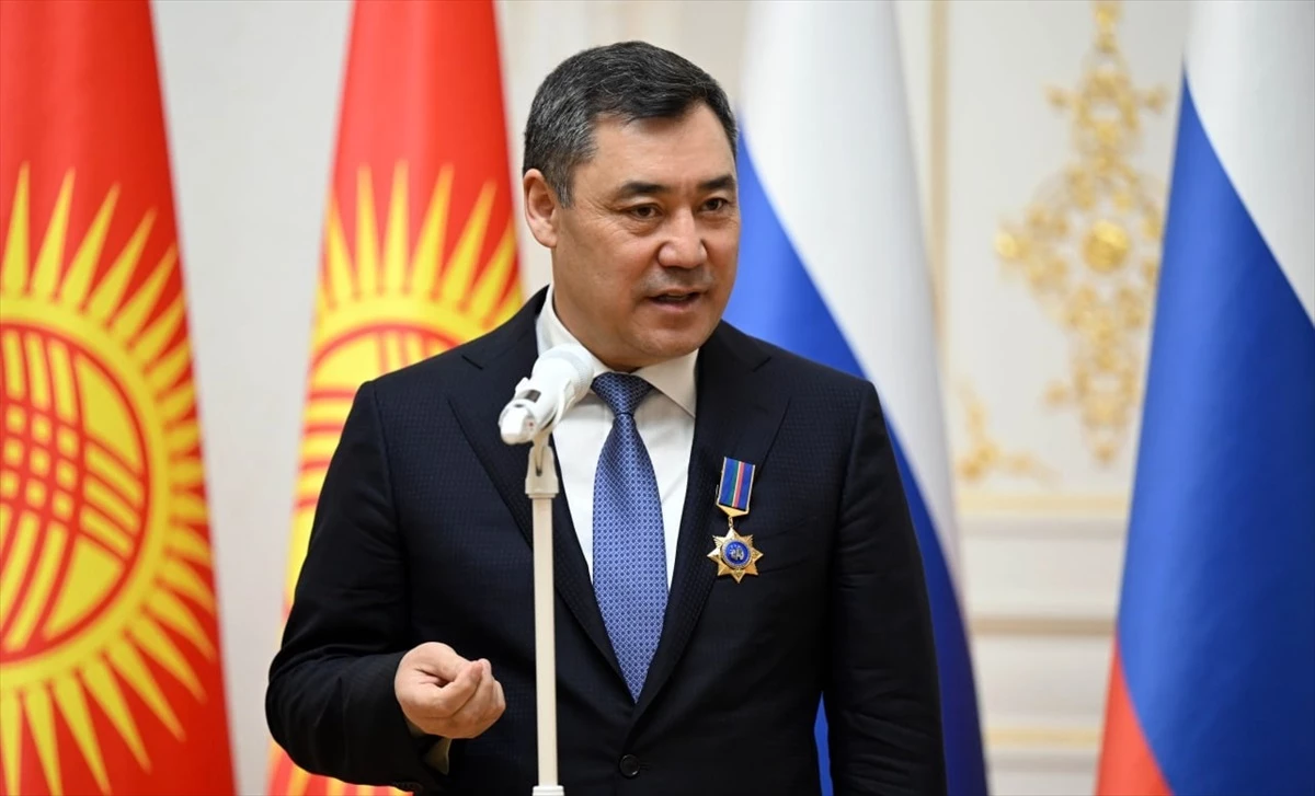 Tataristan Cumhuriyeti Reisi Rüstem Minnihanov, Kırgızistan Cumhurbaşkanı Sadır Caparov\'a \'Devlet Dostluk Nişanı\' verdi