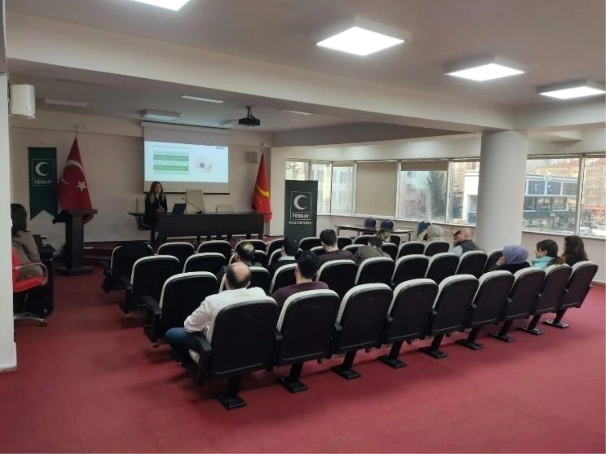 Yeşilay Kastamonu Şubesi, Kastamonu Belediye personeline bağımlılıkla mücadele semineri verdi