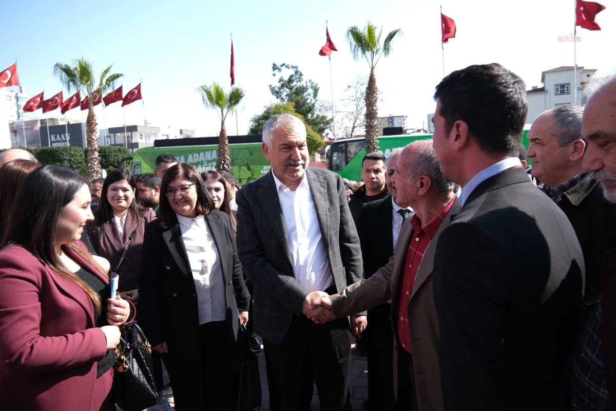 Adana Büyükşehir Belediye Başkanı Zeydan Karalar Sarıçam\'da Halkla Buluştu
