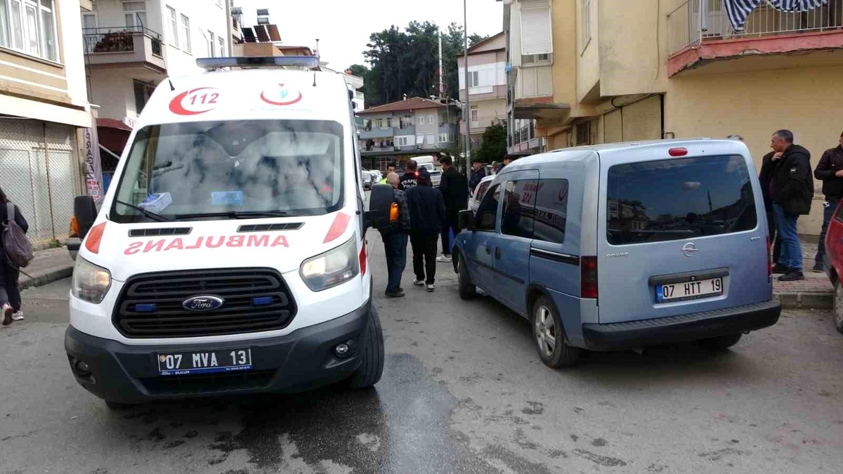 Antalya\'da 10 yaşındaki çocuk gaza basınca korku dolu anlar yaşandı