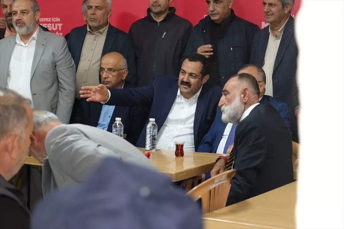 AK Parti Kepez Belediye Başkan Adayı Rıza Sümer, CHP Seçim Ofisini Ziyaret Etti