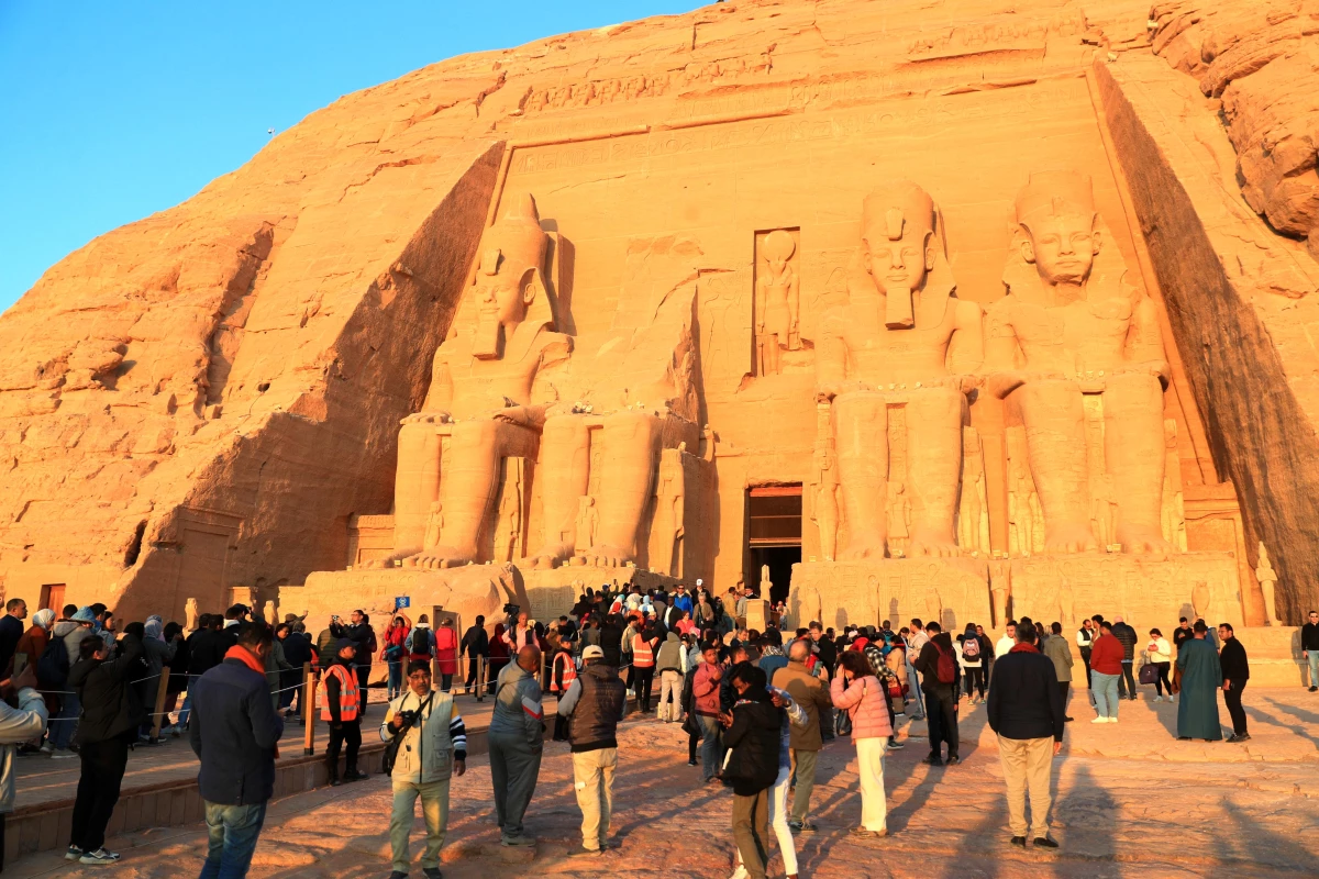 Mısır\'da Güneş Festivali\'nde Büyük Ebu Simbel Tapınağı aydınlanıyor