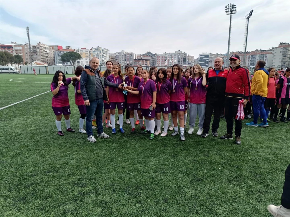 Aydın\'da Okullar Arası Yıldız Futbol İl Birinciliği Müsabakaları Heyecan Dolu Anlara Sahne Oldu