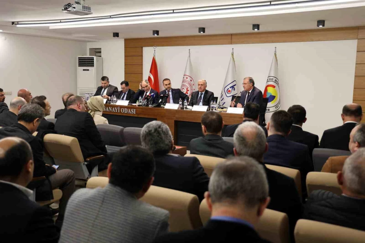 Sanayi ve Teknoloji Bakanı, Türkiye\'nin mesleki eğitimi için kaynakları seferber etmeyi amaçlıyor