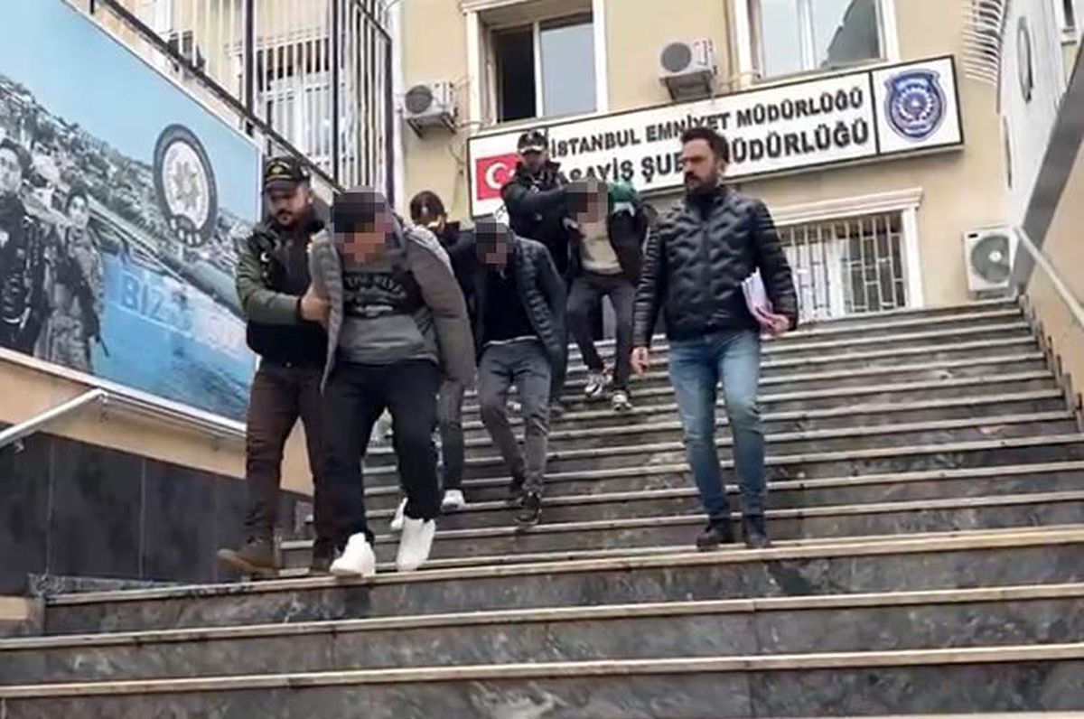 Başakşehir\'de İki İşyerinden 115 Bin TL Çalan Şüpheliler Yakalandı