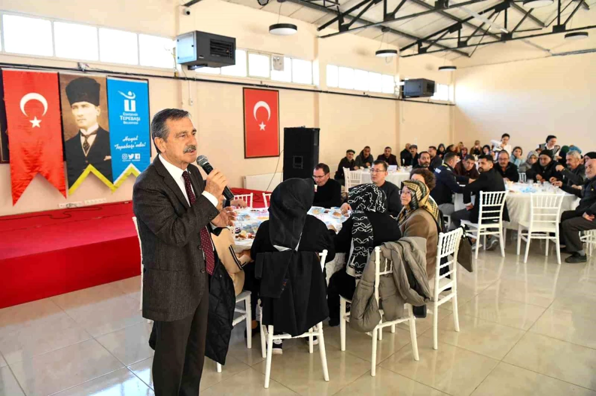 Tepebaşı Belediye Başkanı Ahmet Ataç, Çukurhisar Mahallesi\'nde vatandaşlarla buluştu