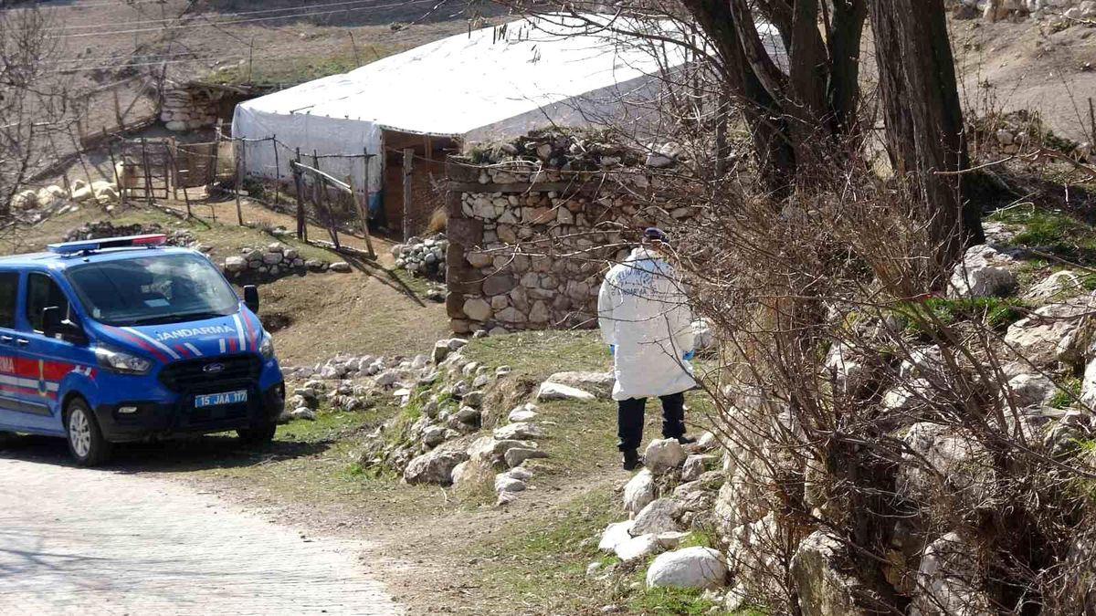 Burdur\'da Dağlık Alanda Çoban Tüfekle Vurulmuş Halde Bulundu