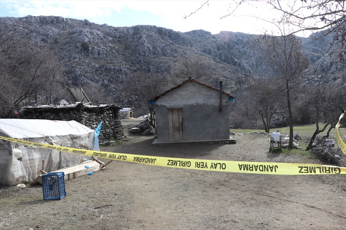 Burdur\'da kulübede çoban ölü bulundu, 2 kardeşi ve babası gözaltına alındı