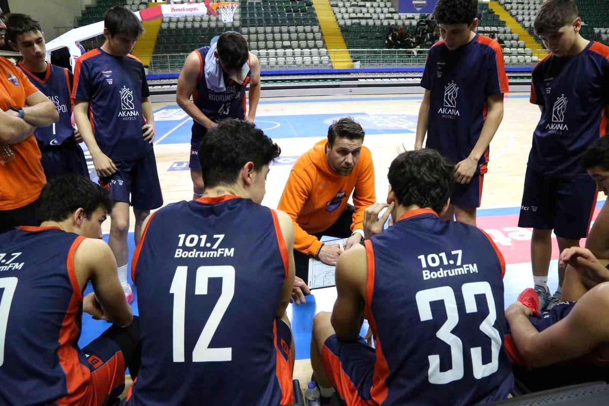 Çağdaş Bodrumspor, U-16 Bölge Şampiyonası\'nda şampiyon oldu