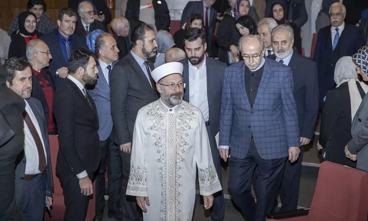 Diyanet İşleri Başkanı Ali Erbaş, İslam Ansiklopedisi\'nin Dr. Tayyar Altıkulaç\'ın bir meyvesi olduğunu belirtti