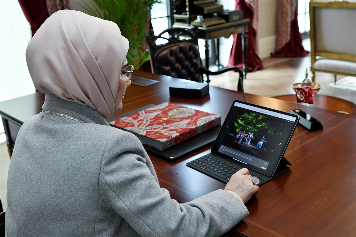 Emine Erdoğan, AA\'nın "Yılın Kareleri" oylamasına katıldı
