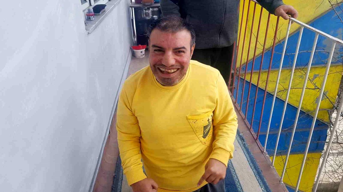 Karabük\'te Engelli Birey, Bozuk Asansör Nedeniyle Eve Hapsoldu