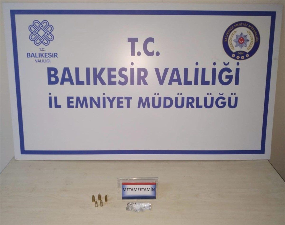 Erdek\'te Uyuşturucu Operasyonu: 2 Zanlı Yakalandı
