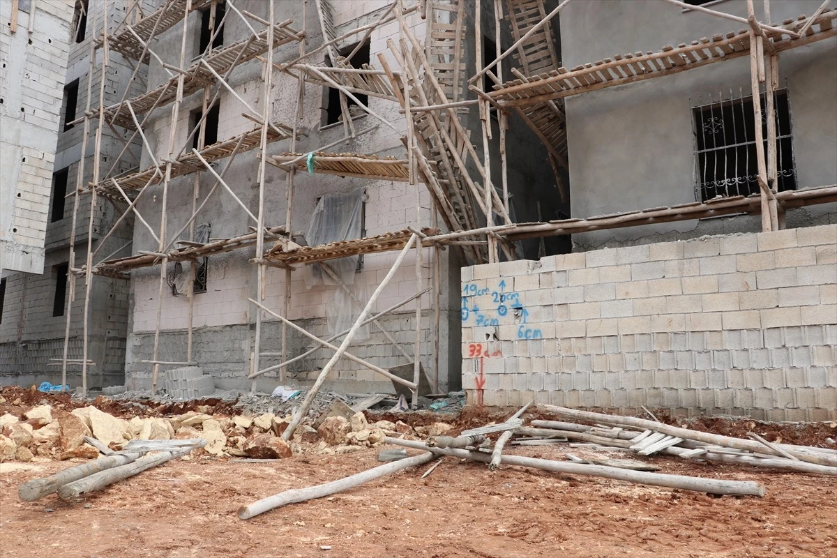 Gaziantep\'te inşaat iskelesi çöktü, 1 işçi hayatını kaybetti