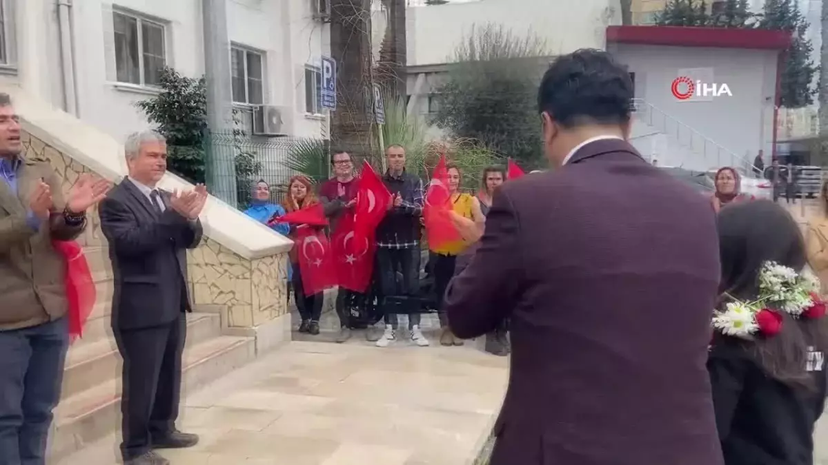 Halterde Avrupa rekoru kıran Gamze Altun, davul zurna eşliğinde karşılandı