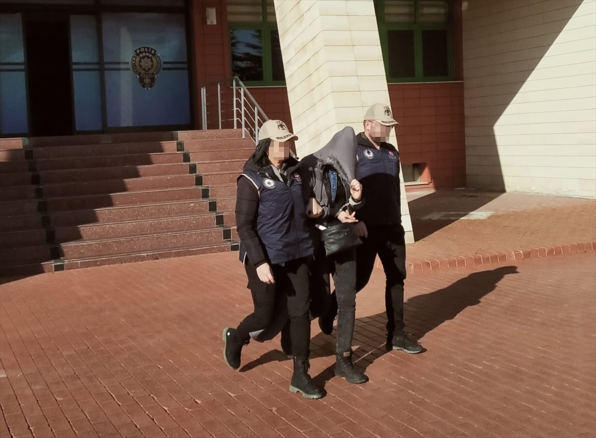 Isparta\'da DEAŞ üyesi olduğu tespit edilen Fransız zanlı tutuklandı