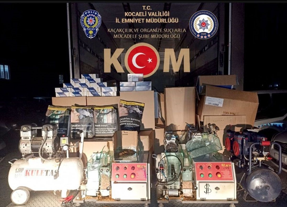 İzmit\'te 206 Bin 250 Makaron Ele Geçirildi