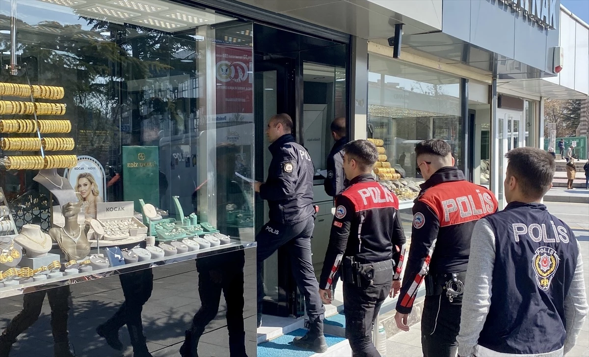 Kırşehir\'de Polis Ekipleri Kuyumcuları Dolandırıcılığa Karşı Uyardı