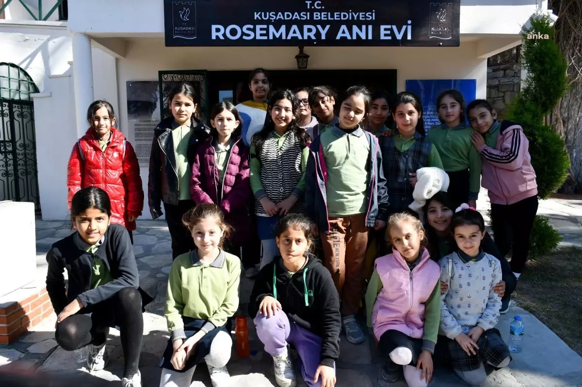 Kuşadası Belediyesi, ilkokul öğrencilerini turistik rotalarda ağırladı