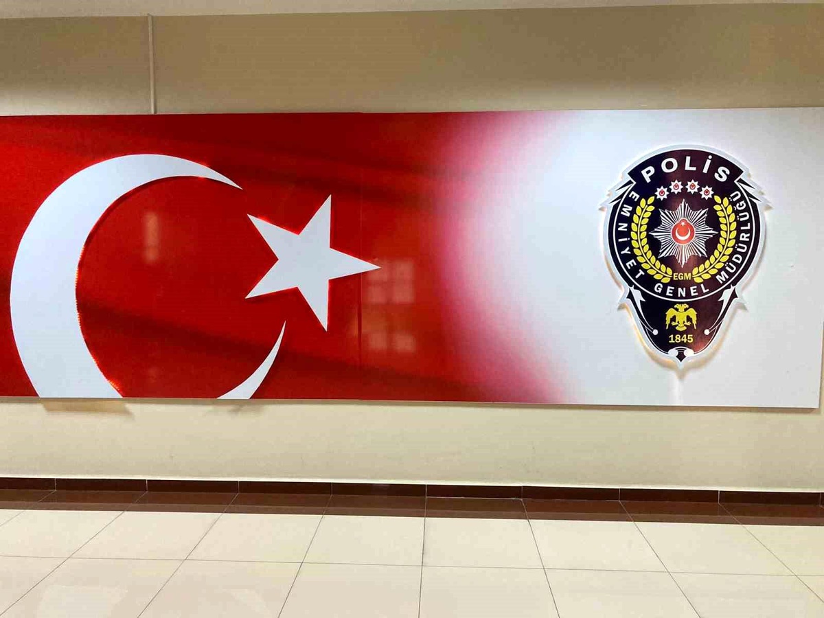 Kuşadası\'nda 5 Yıl Hapis Cezası ile Aranan Şahıs Yakalandı