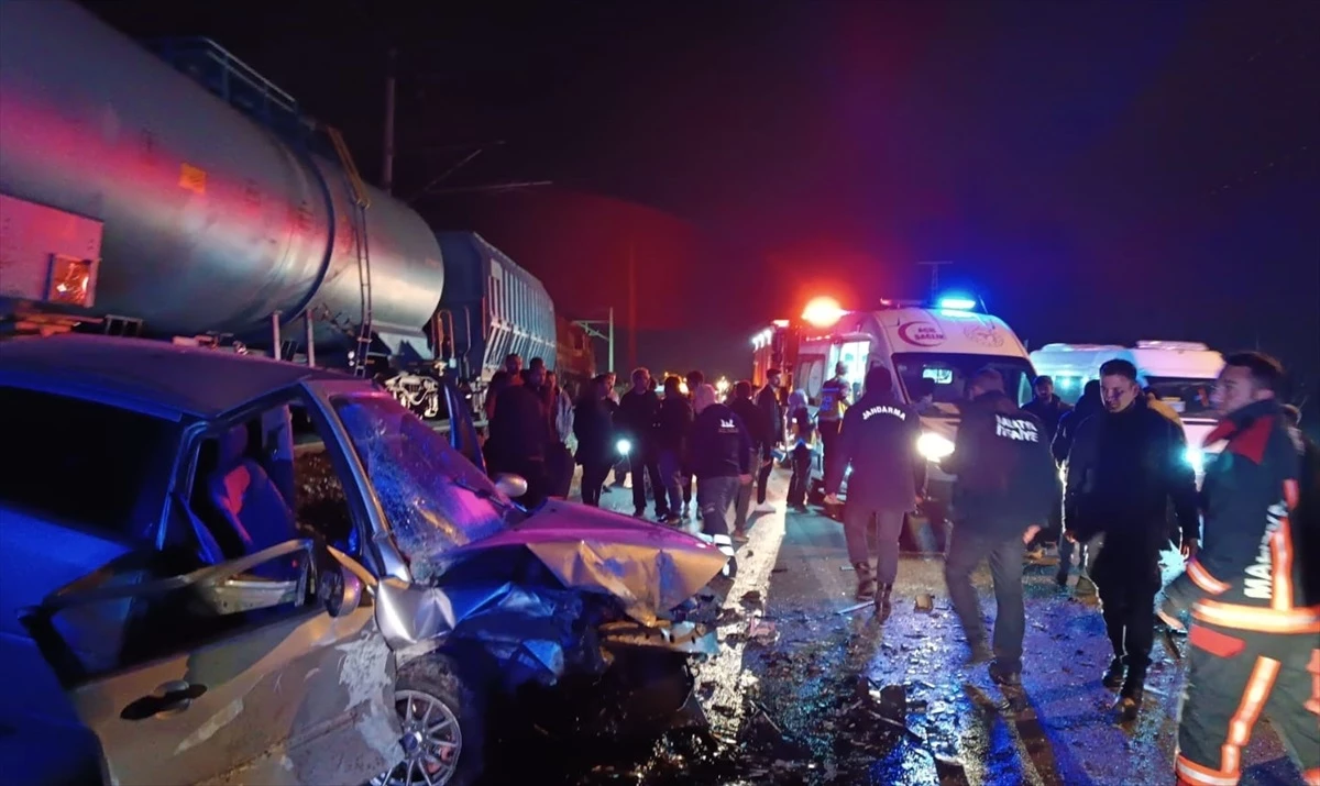 Malatya\'da Otomobil Çarpışması: 3 Yaralı