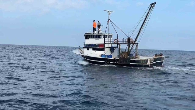 Marmara'da batan gemi için dalgıçlar elle arama yapıyor