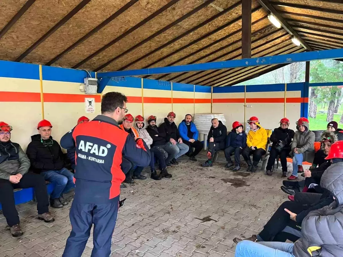 Sakarya İl AFAD Müdürlüğü, MEB arama kurtarma ekibine eğitim verdi