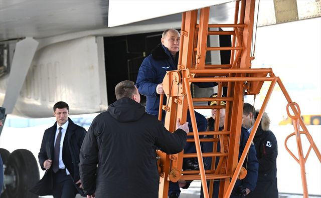 Putin, Rus stratejik bombardıman uçağı ile uçuş gerçekleştirdi Putin, Rus stratejik bombardıman uçağı ile uçuş gerçekleştirdi