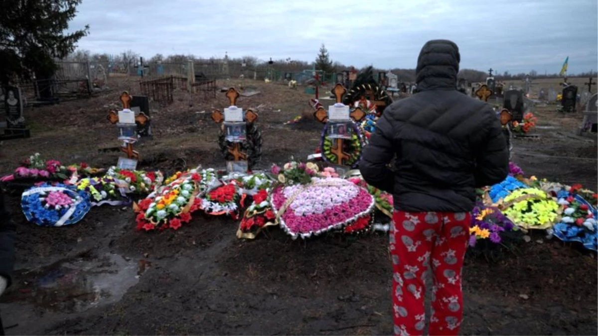 Ukrayna\'nın Hroza Köyü: Füze Saldırısında Nüfusun Beşte Biri Kayboldu