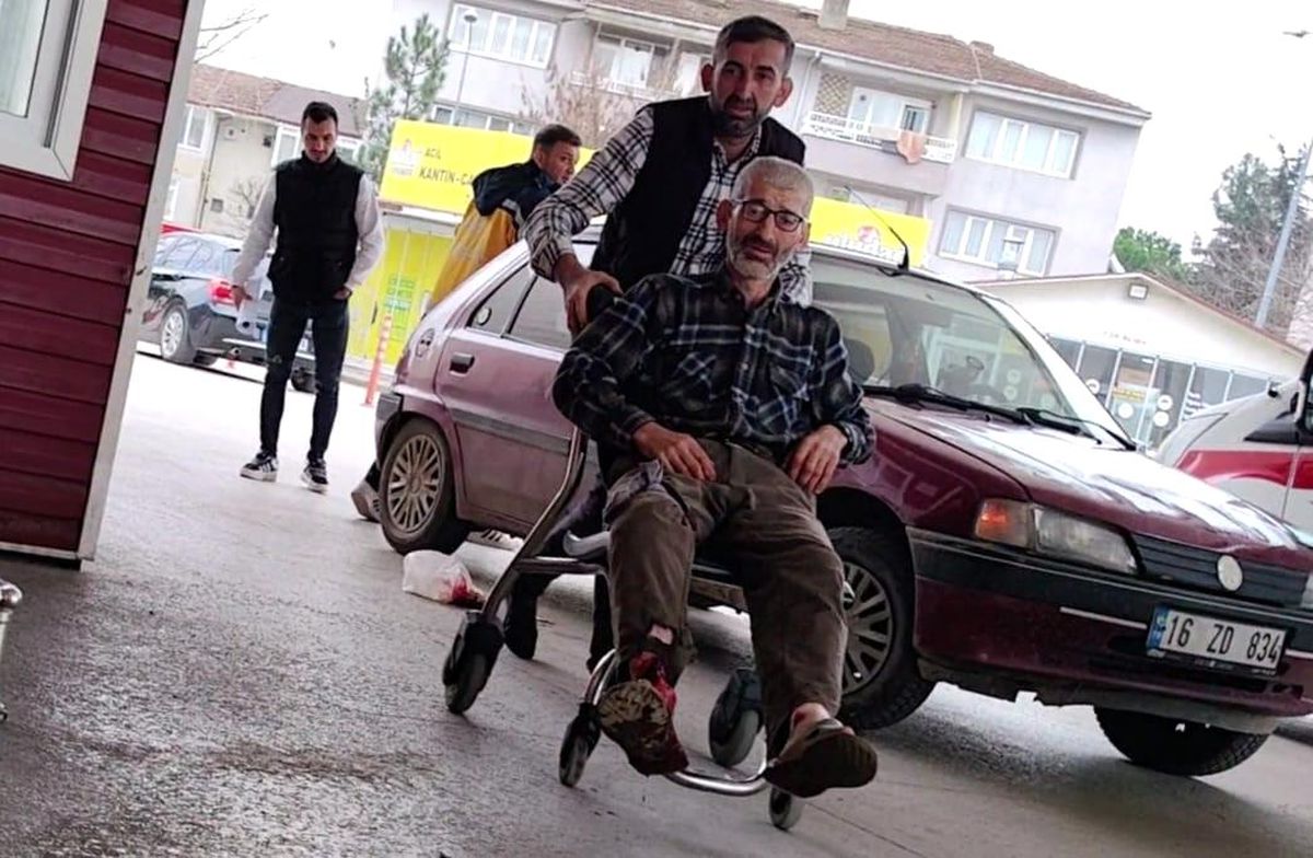 İnegöl\'de Motorlu Testere Kullanan Kişi Bacağını Kesti
