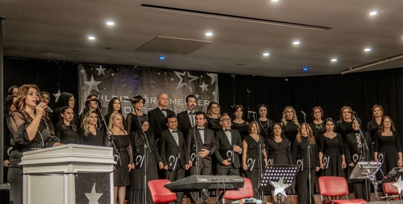 Trabzon\'da Yıldız Öğretmenler Korosu Konseri İlgi Gördü