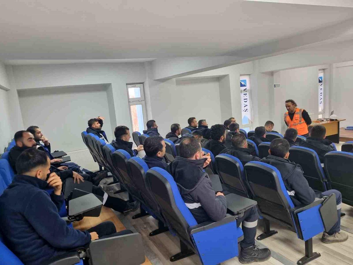 VEDAŞ, personeline yüksekte çalışma eğitimi verdi