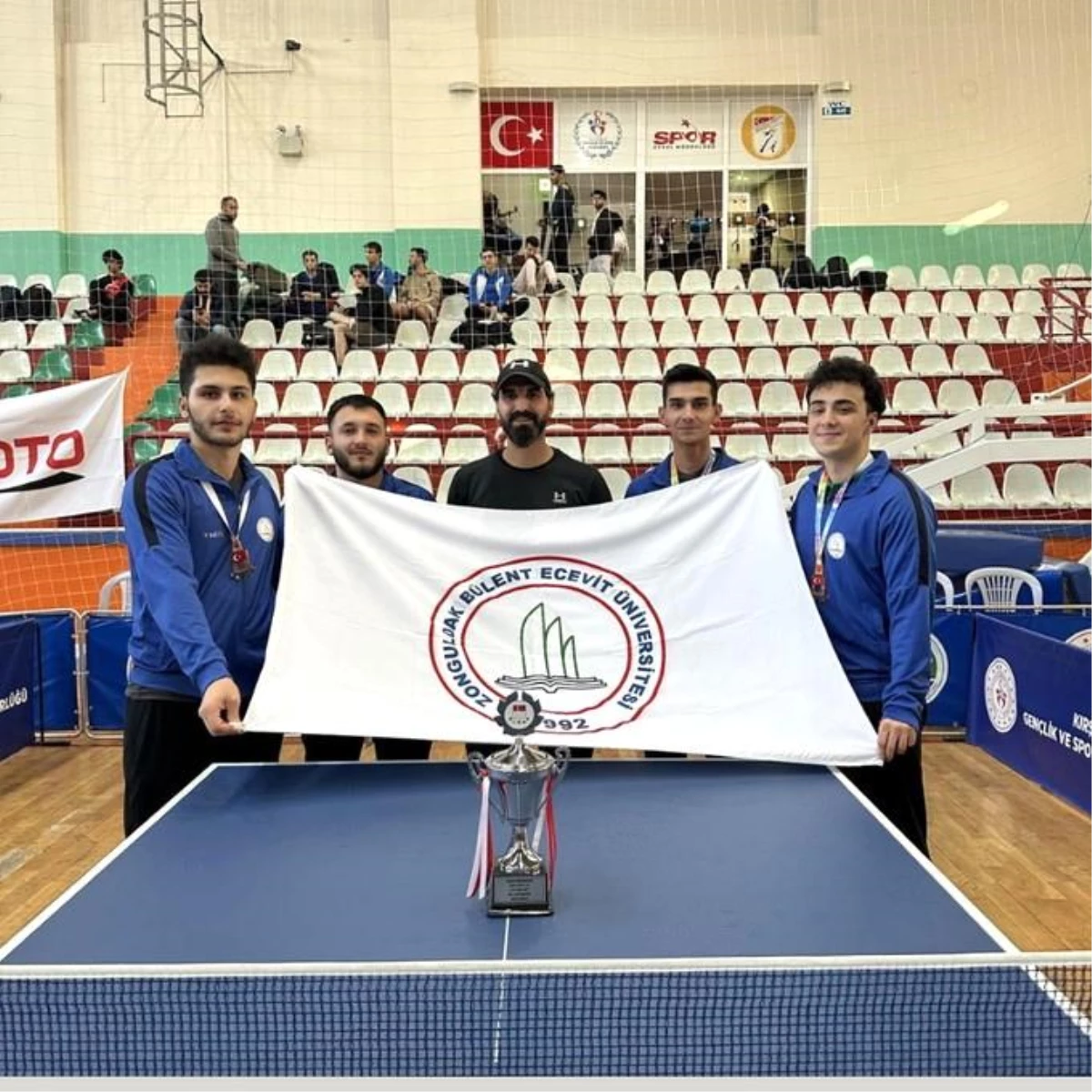ZBEÜ Erkek Masa Tenisi Takımı Türkiye Masa Tenisi Süper Ligi\'ne yükseldi