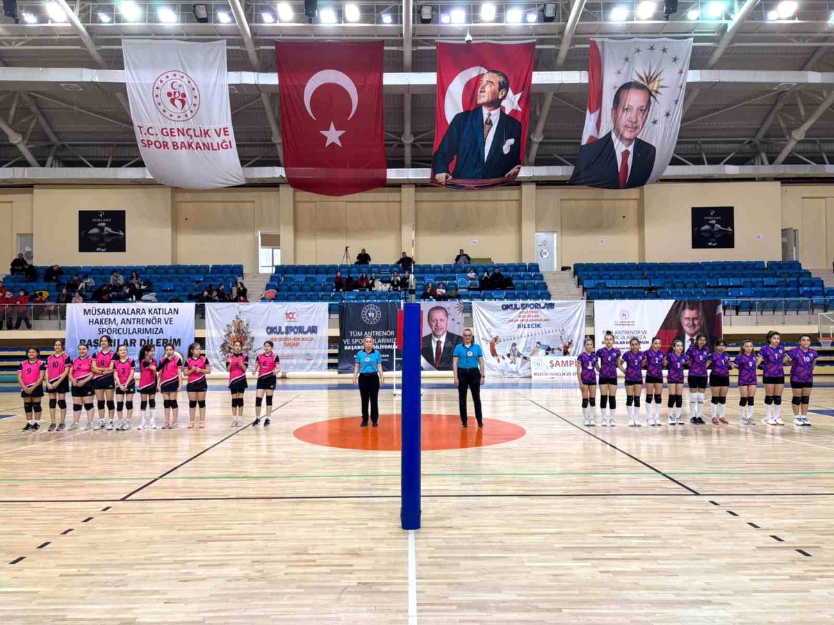Bilecik ve Bozüyük\'te Voleybol Küçükler Kız-Erkek Grup Müsabakaları Tamamlandı