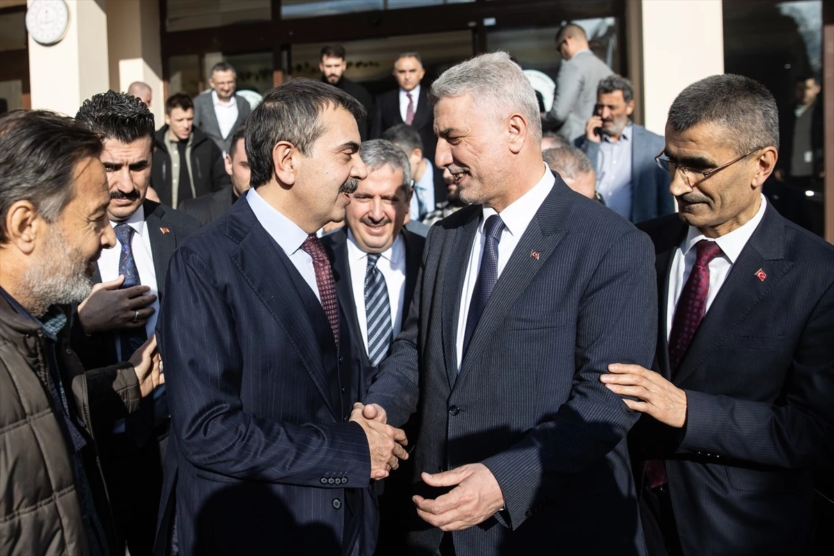 Milli Eğitim Bakanı Yusuf Tekin, Ticaret Bakanı Ömer Bolat\'a taziye ziyareti gerçekleştirdi