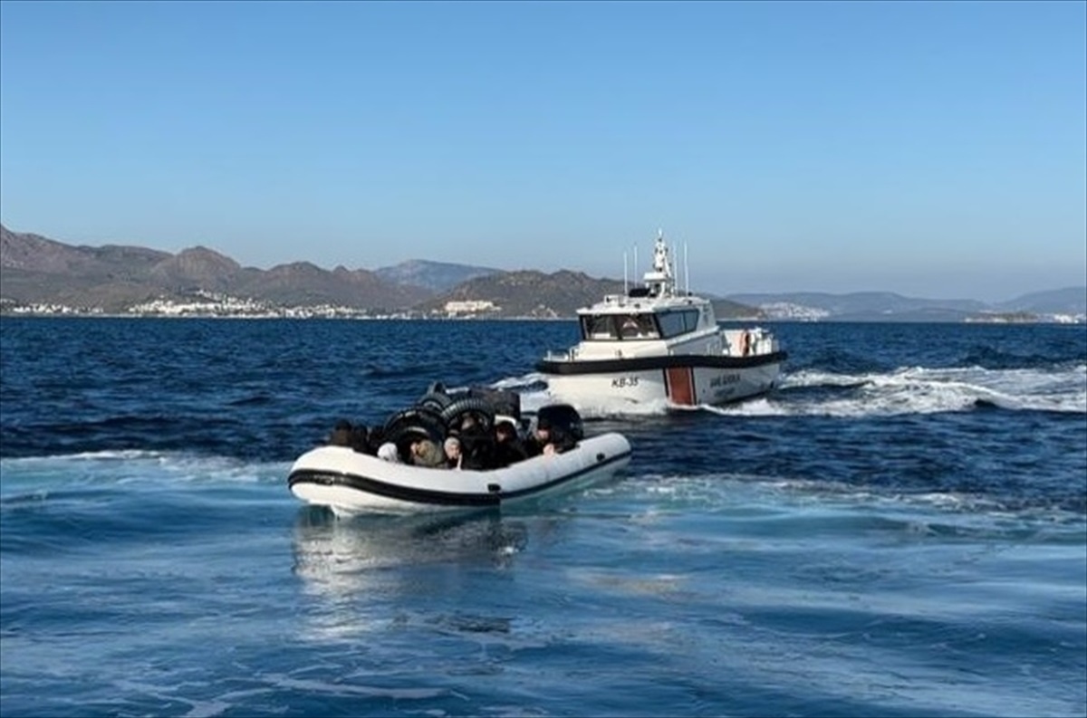 Bodrum açıklarında 71 düzensiz göçmen yakalandı