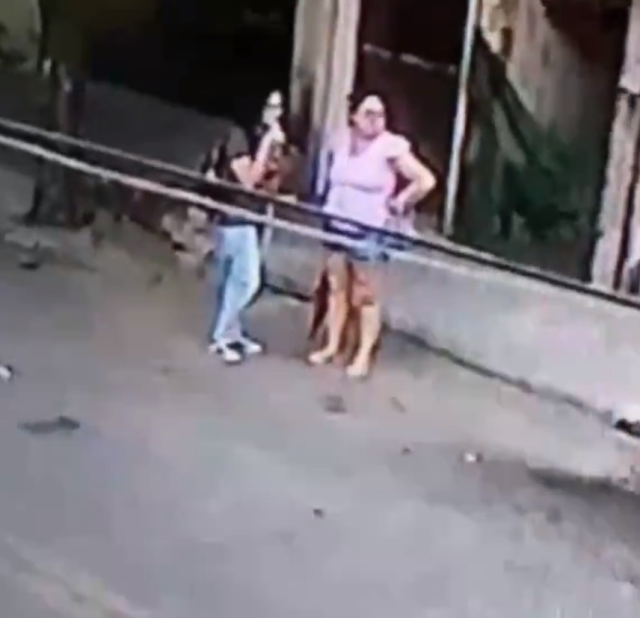 Brezilya'da sokak ortasında işlenen cinayet kameraya yansıdı