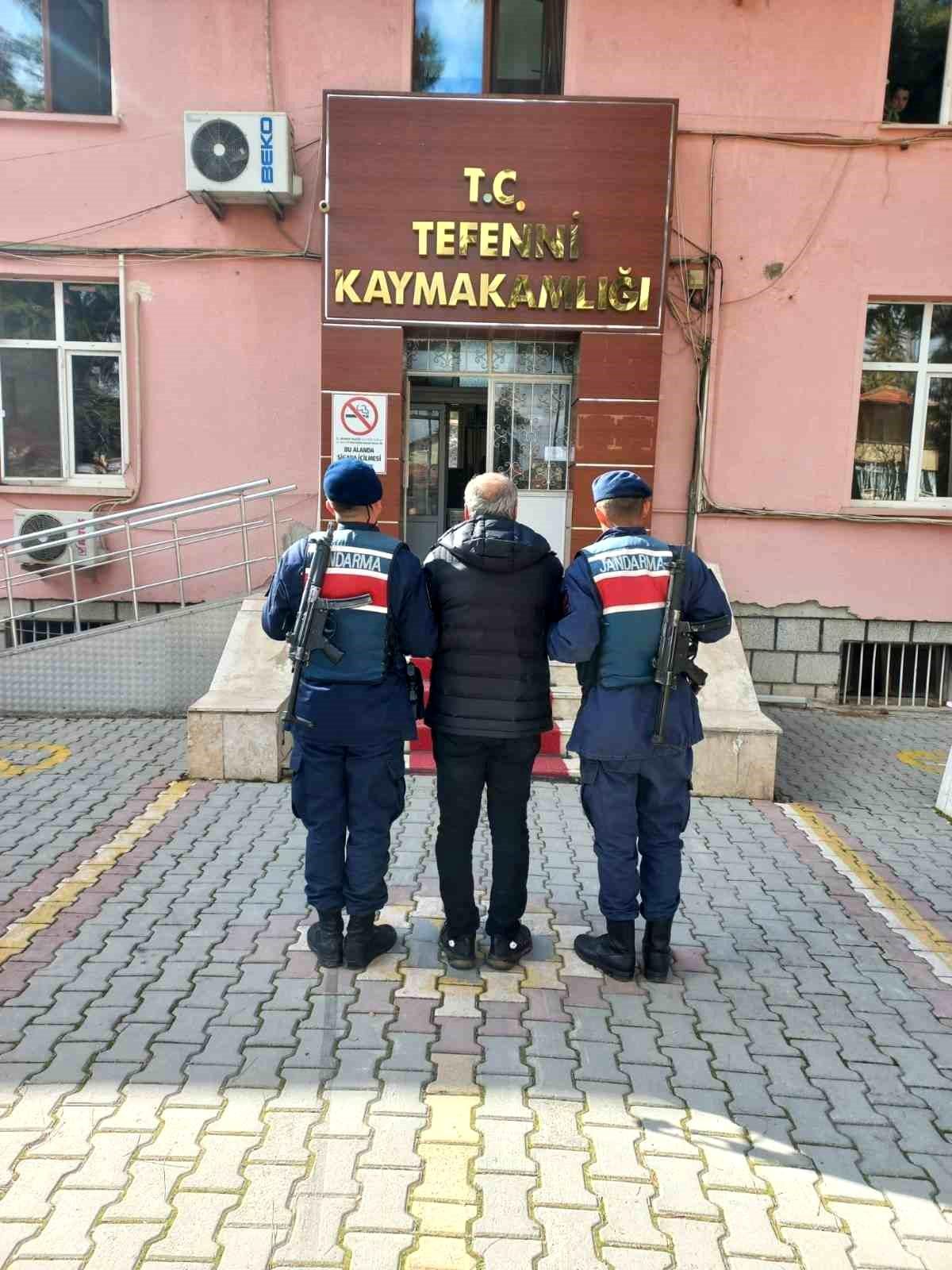 Burdur\'da 5 firari yakalandı, cezaevine gönderildi