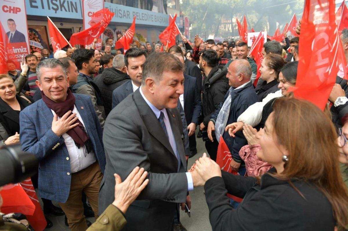 CHP İzmir Büyükşehir Belediye Başkan Adayı Cemil Tugay, AKP\'li rakibini eleştirdi
