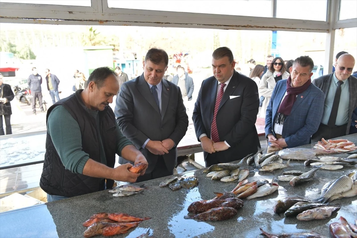 CHP İzmir Büyükşehir Belediye Başkan adayı Cemil Tugay Seferihisar\'da ziyaretlerde bulundu