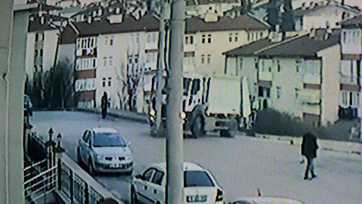 Karabük\'te Çöp Kamyonu Elektrik Direğine Çarptı