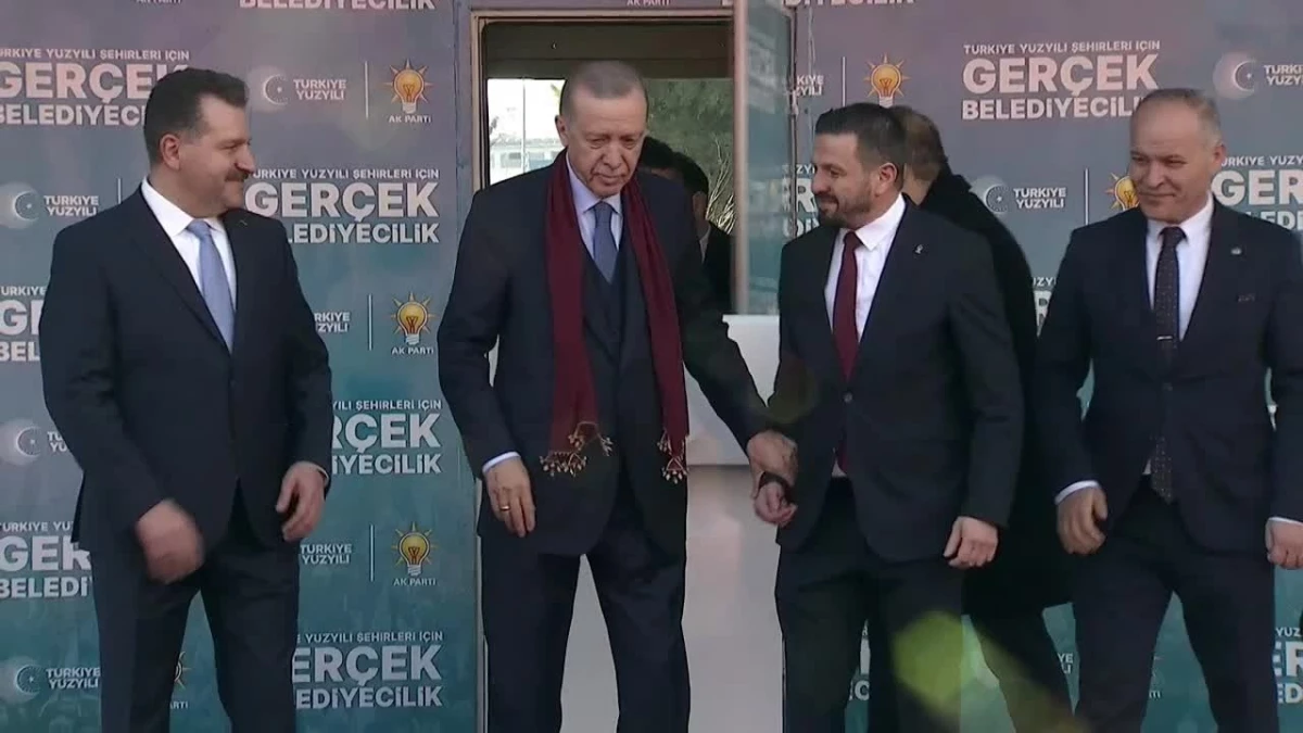 Cumhurbaşkanı Erdoğan: "Anlaşılan Birilerinin Ödemek Zorunda Oldukları Diyet Borcu Hiç Bitmiyor ve Bitmeyecek"
