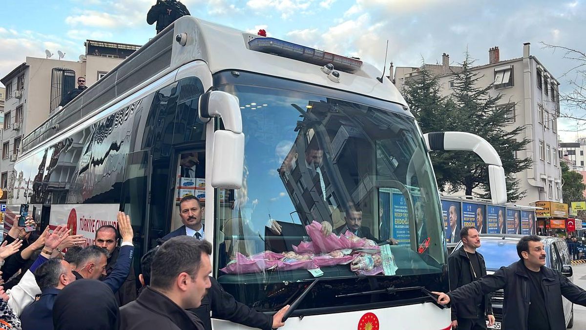 Cumhurbaşkanı Erdoğan, Balıkesir\'den Sevgi Gösterileriyle Uğurlandı