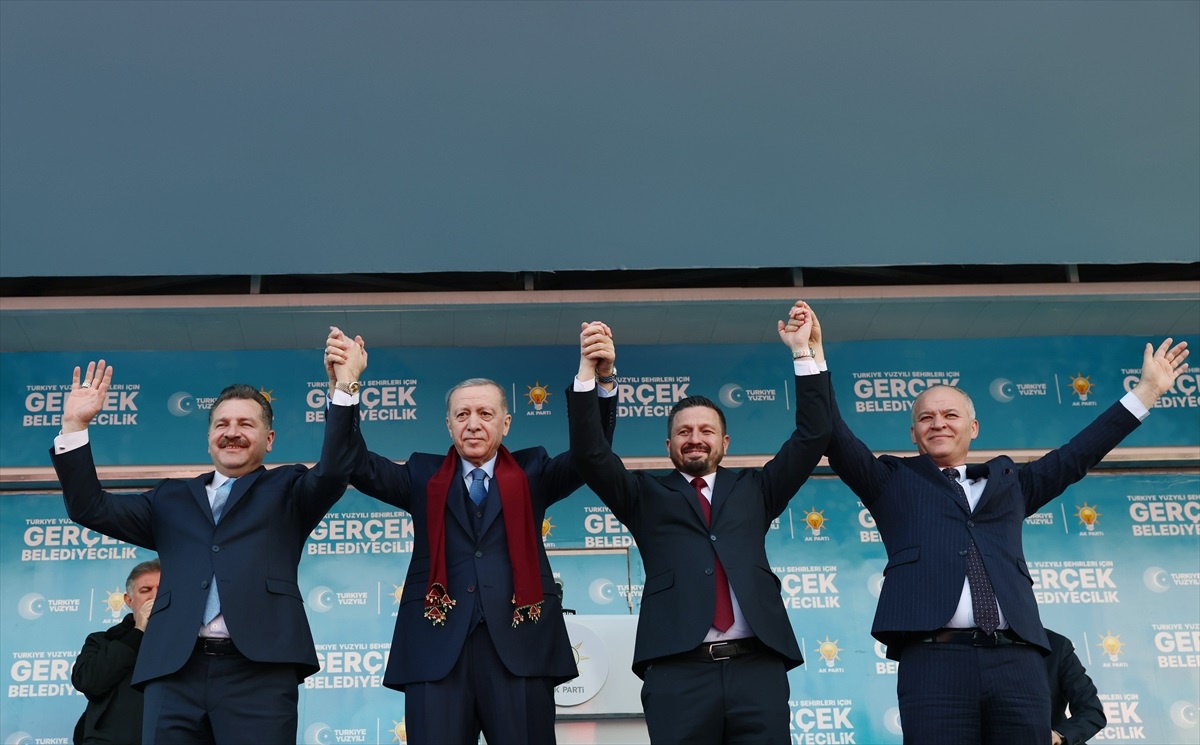 Erdoğan: İstanbul\'da yaşanan komediye panikle saldırıyorlar