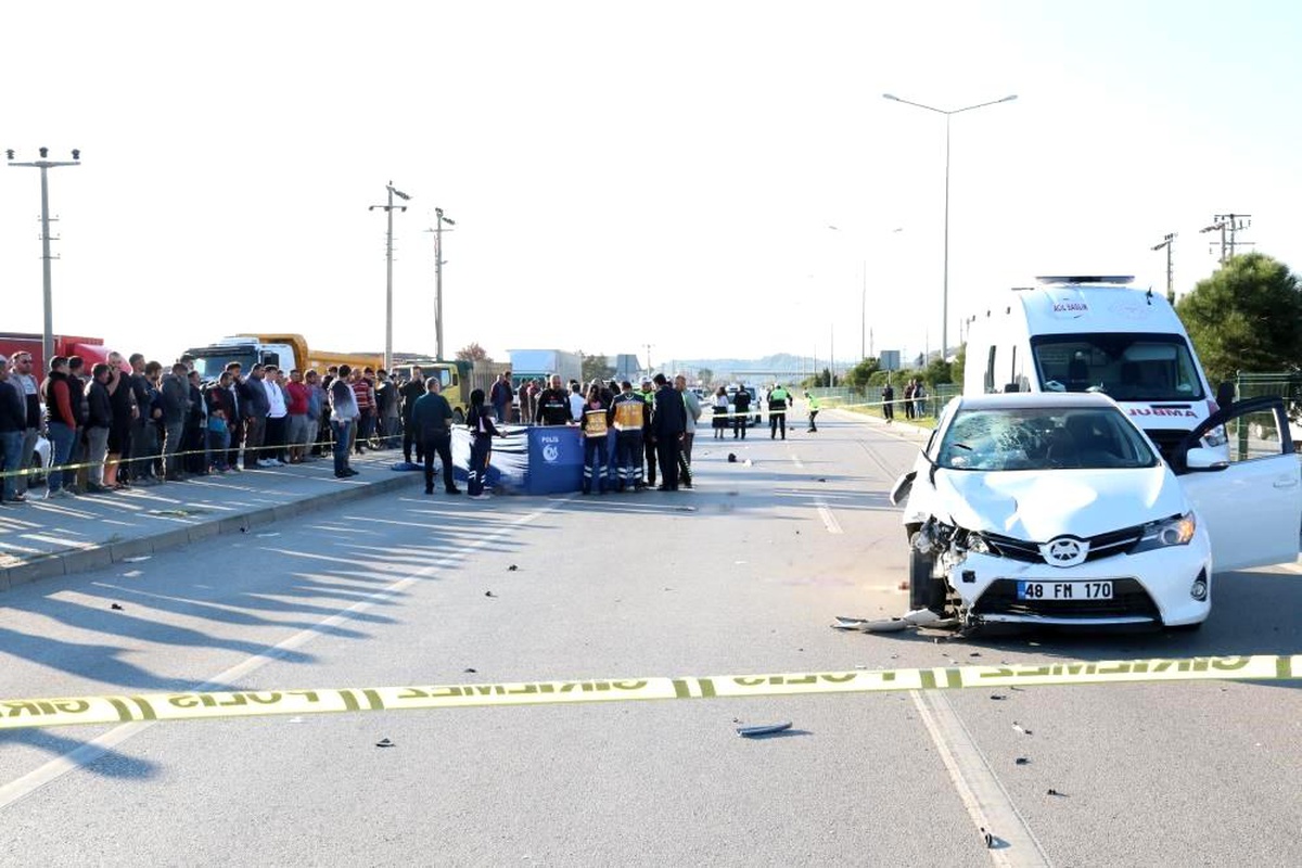Otomobil ile motosikletin çarpıştığı kazada 2 çocuk can verdi