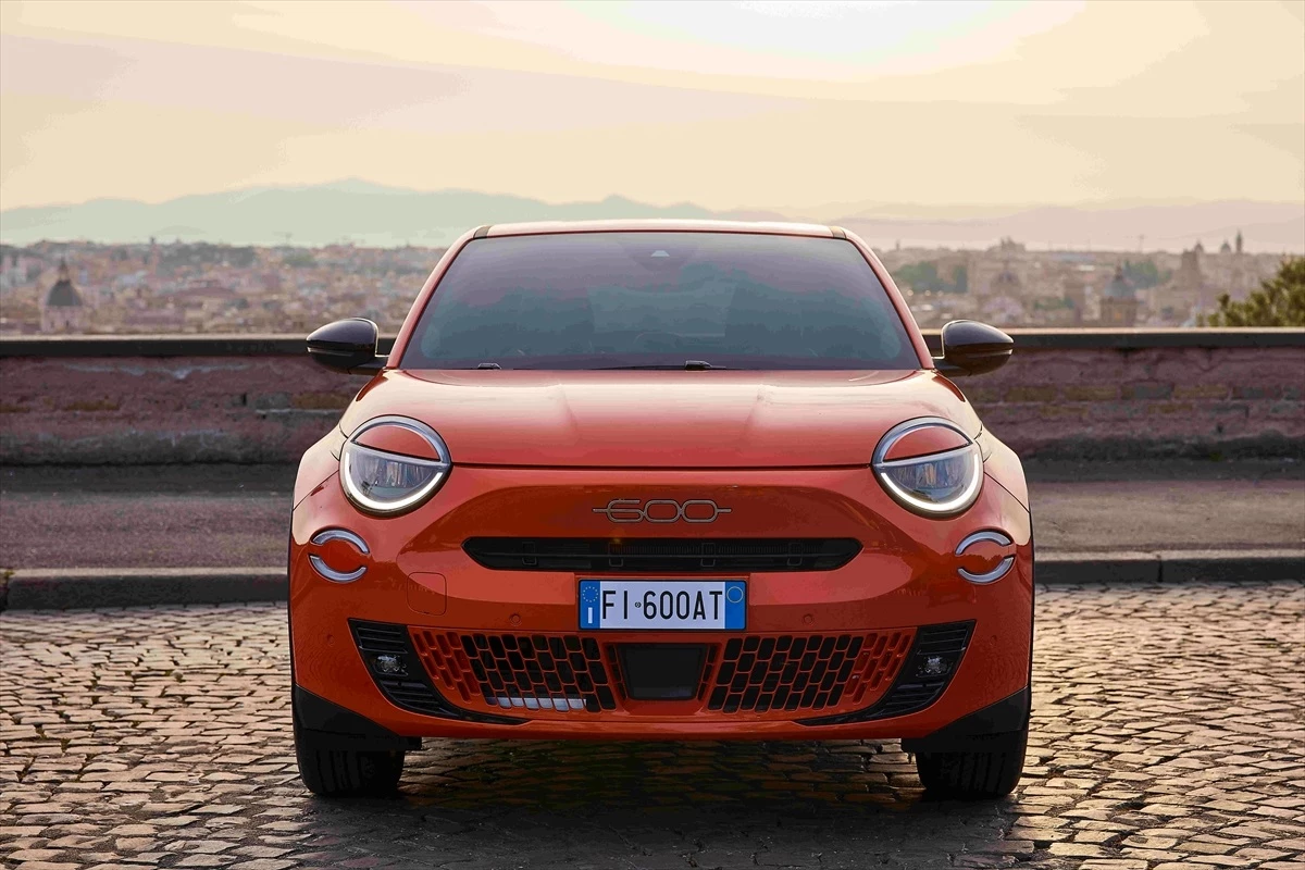 Fiat\'ın yeni modeli 600e, 2024 Yılının Yeni Otomobili seçildi