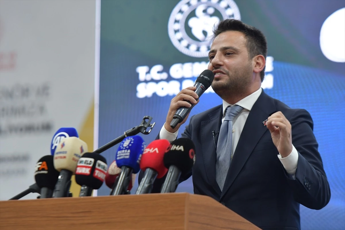 Gençlik ve Spor Bakanı Osman Aşkın Bak, Mudanya\'ya modern spor kompleksi kazandırılacağını açıkladı