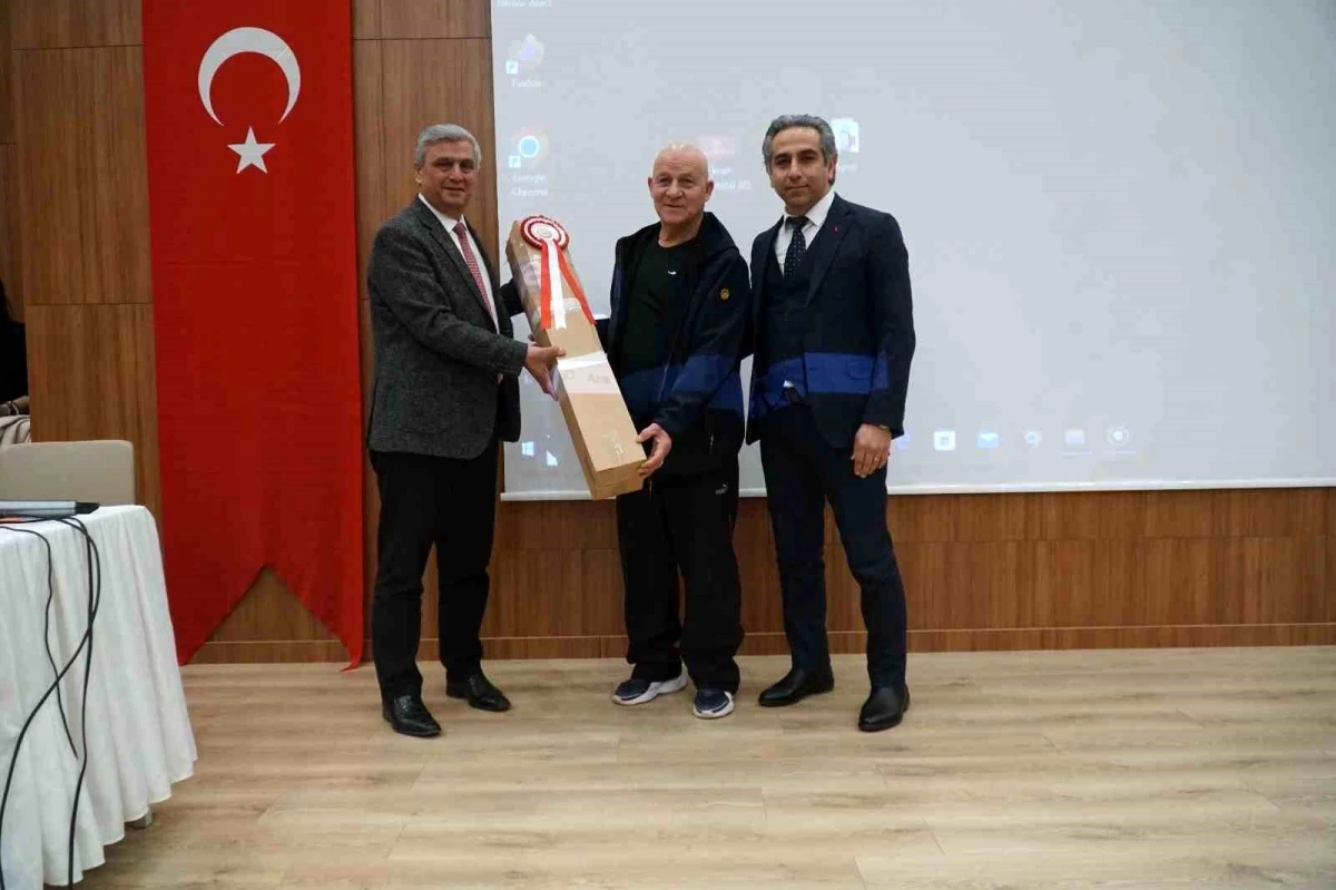 Isparta Gençlik ve Spor İl Müdürlüğü Halter Antrenörü Hasan Ali Şen emekli oldu
