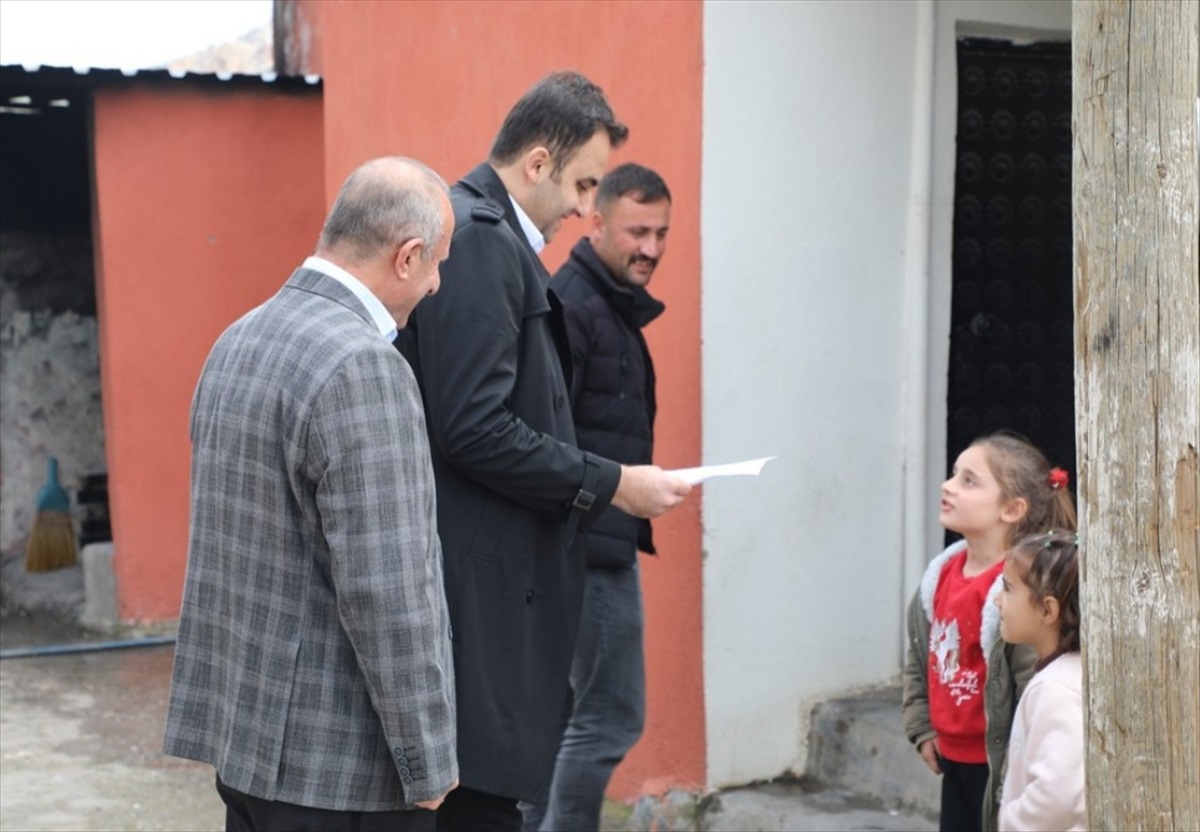 Hasankeyf Kaymakamı Mehmet Ali İmrak, Üçyol köyünü ziyaret etti