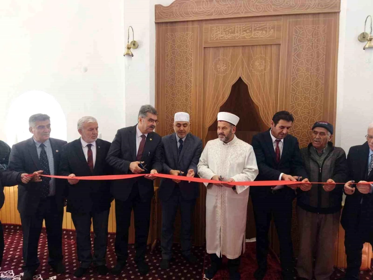 Konya\'da Hayırseverler Tarafından Yaptırılan Sırçalı Camisi Dualarla Açıldı